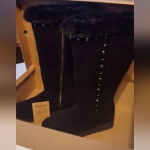 BEARPAW Dorothy Black Suede Boots 9M